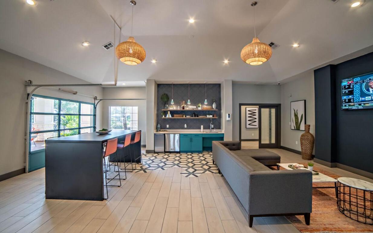 Spacious 2Br King Suites W Pool, Gym, Laundry - Close To Downtown Austin Exterior photo